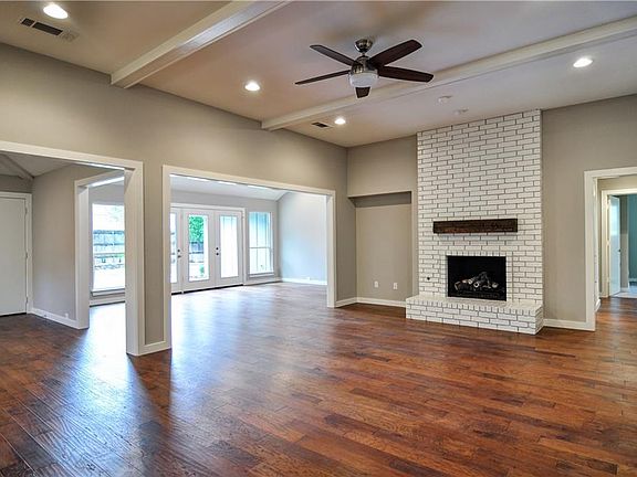 3rd image of 1805 Crooked Ln