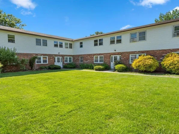 111 Sherwood Square, Essex Junction, VT 05452