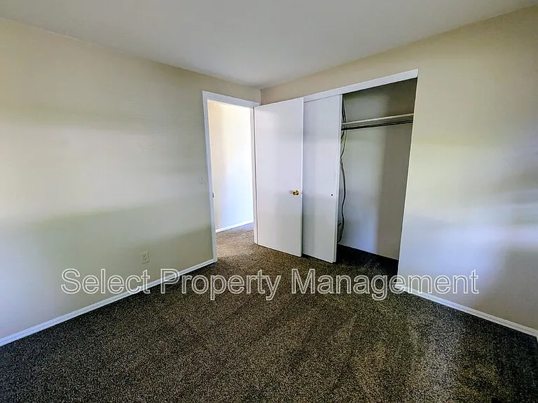 1419 Aberdeen Ln — Photo 11