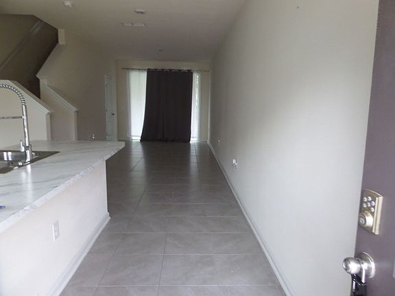 4th image of 575 Oakleaf Plantation Pkwy #202