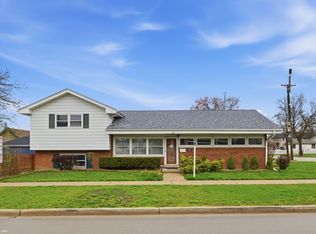 155 E Madison St, Elmhurst, IL 60126