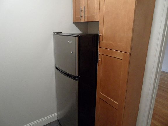 3rd image of 318 W 56th St #6F