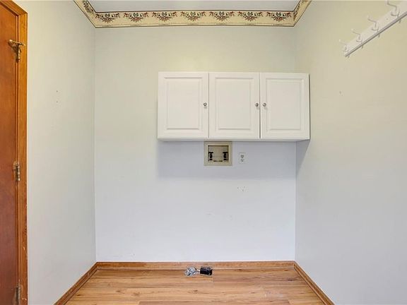 4th image of 306 Summerset Dr