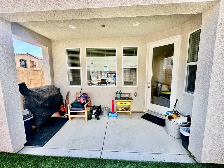 241 Aria Ave S — Photo 30