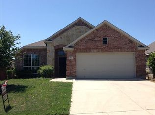 724 Red Elm Ln, Saginaw, TX 76131
