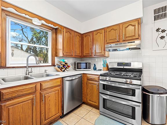 3rd image of 2427 E 31st St