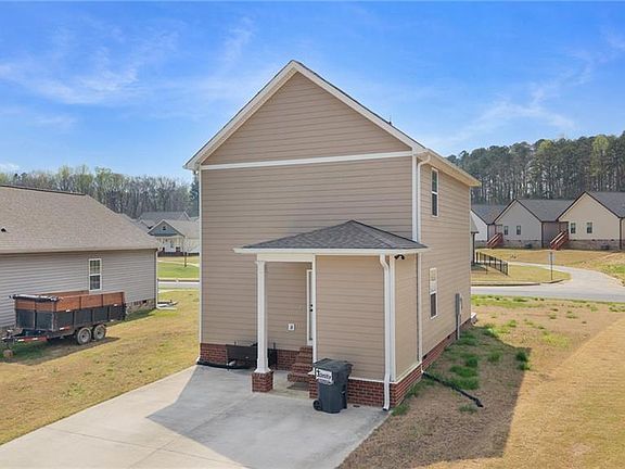 5th image of 422 Coahulla Creek Dr