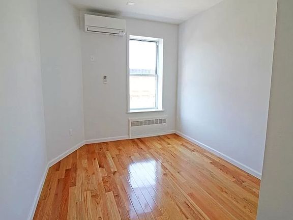 3rd image of 573 Franklin Ave #4