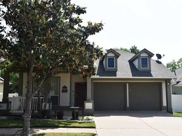 1208 Sea Pines Dr, Aubrey, TX 76227