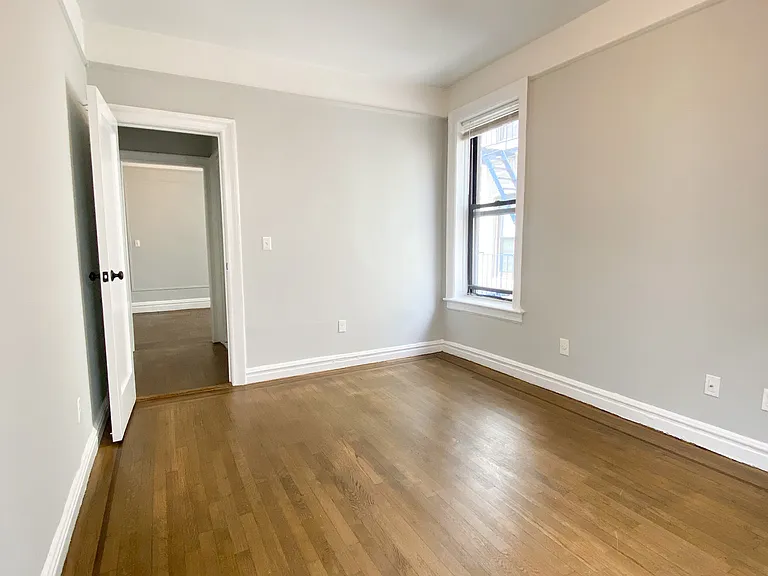 28-25 34th St #43 — Photo 9