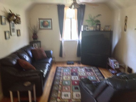 4th image of 2886 Veazey Ave