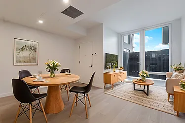 1024 Manhattan Avenue, #207