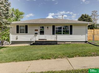 6795 Emmet St, Omaha, NE 68104