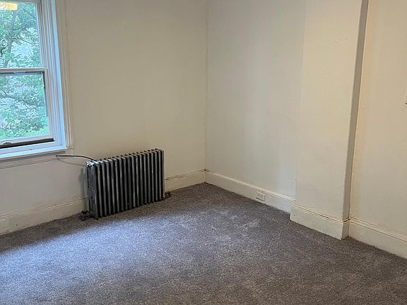 5th image of 408 N 32nd St Floor 2