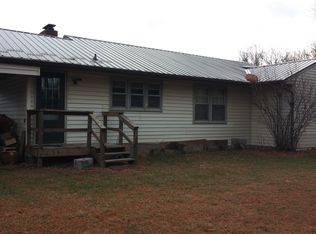 1039 Hickory Nut Gap Rd, Newland, NC 28657