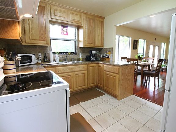 5th image of 306 Northwest Dr