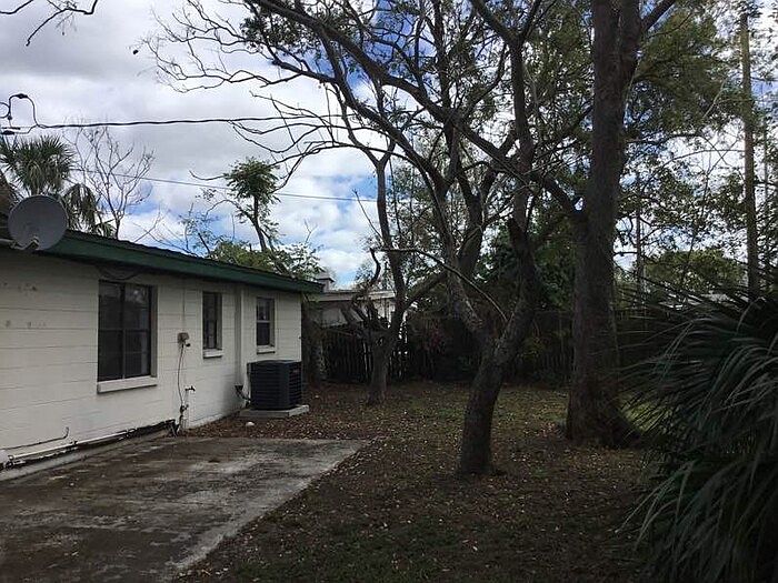 2nd image of 1905 Beechwood Dr