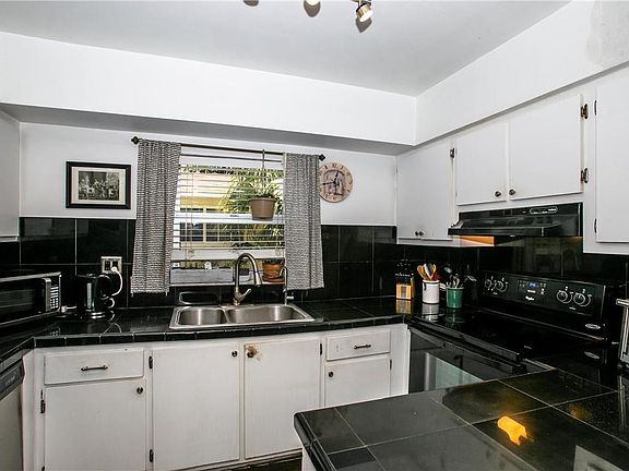 5th image of 1581 NE 34th Court #115