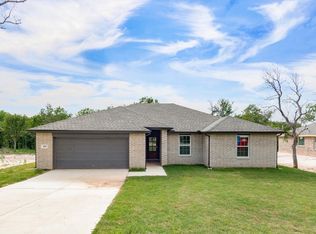 105 Jim Walter Dr, Runaway Bay, TX 76426