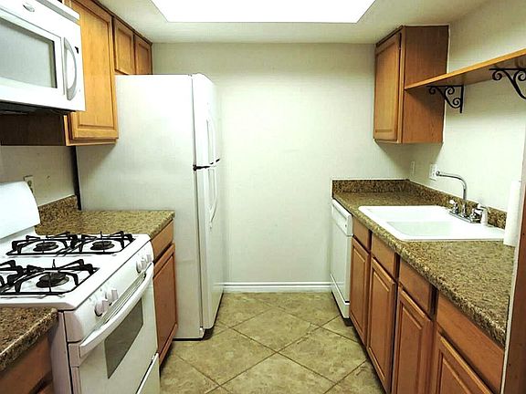 4th image of 4265 Young St #4265