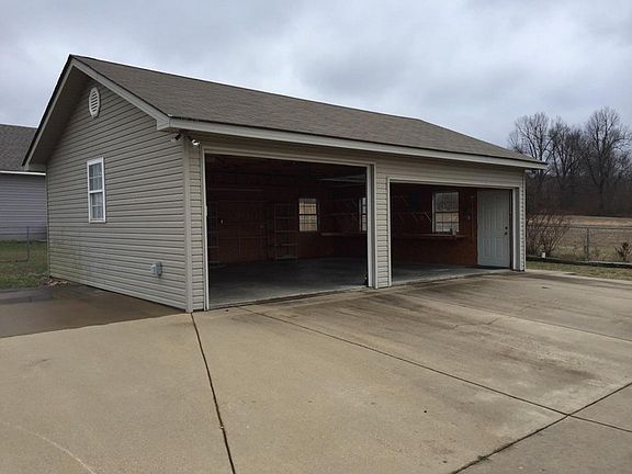 3 car garage
						:
						Garage with work station and plenty of storage space
