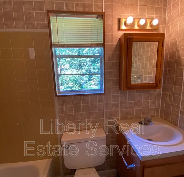 646 Fleming Rd — Photo 8