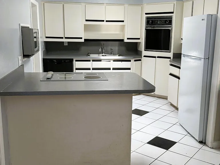 5410 Manfields Pl — Photo 4