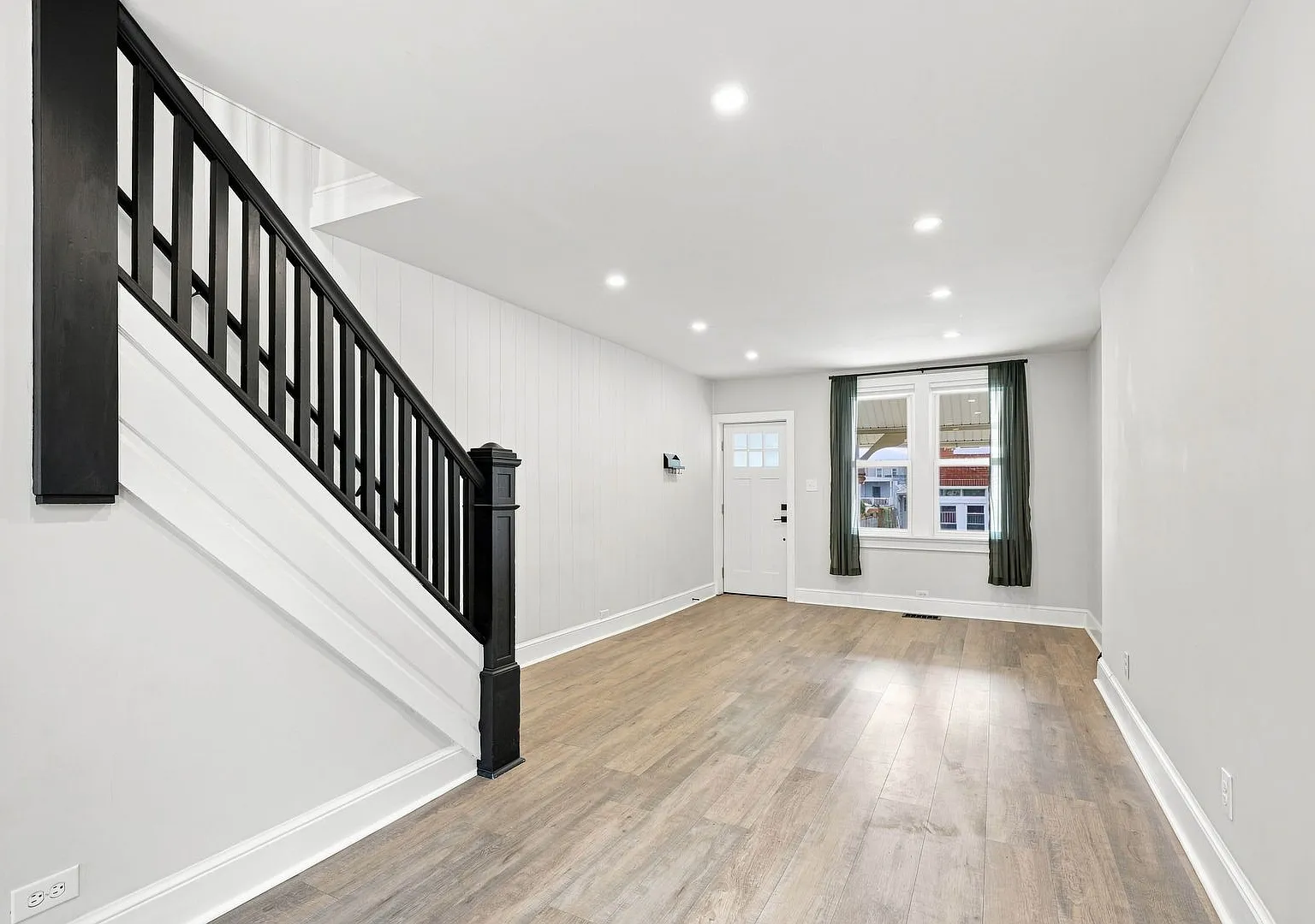 4BR/2BA Home with Central Air & Fenced Yard — Photo 4