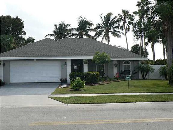 2nd image of 888 Summerwood Dr