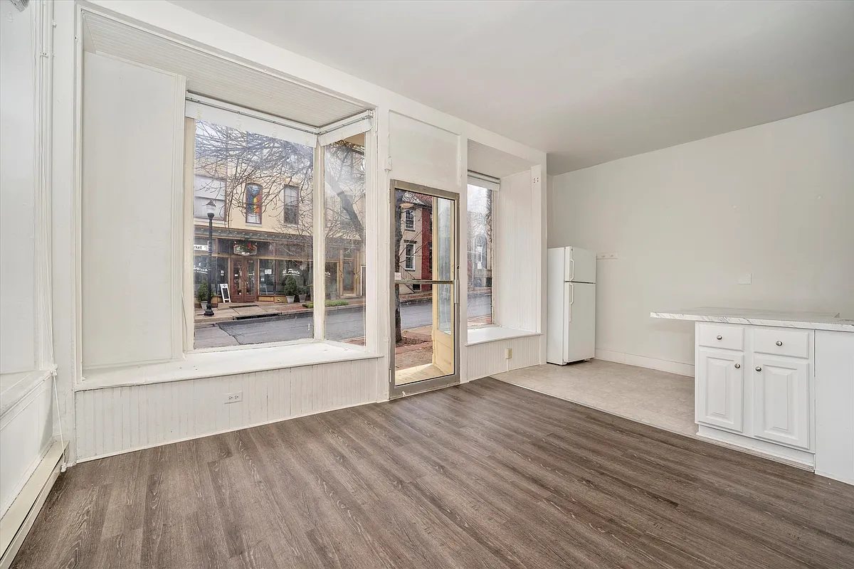 Building Photo - 201 S Market St #1C