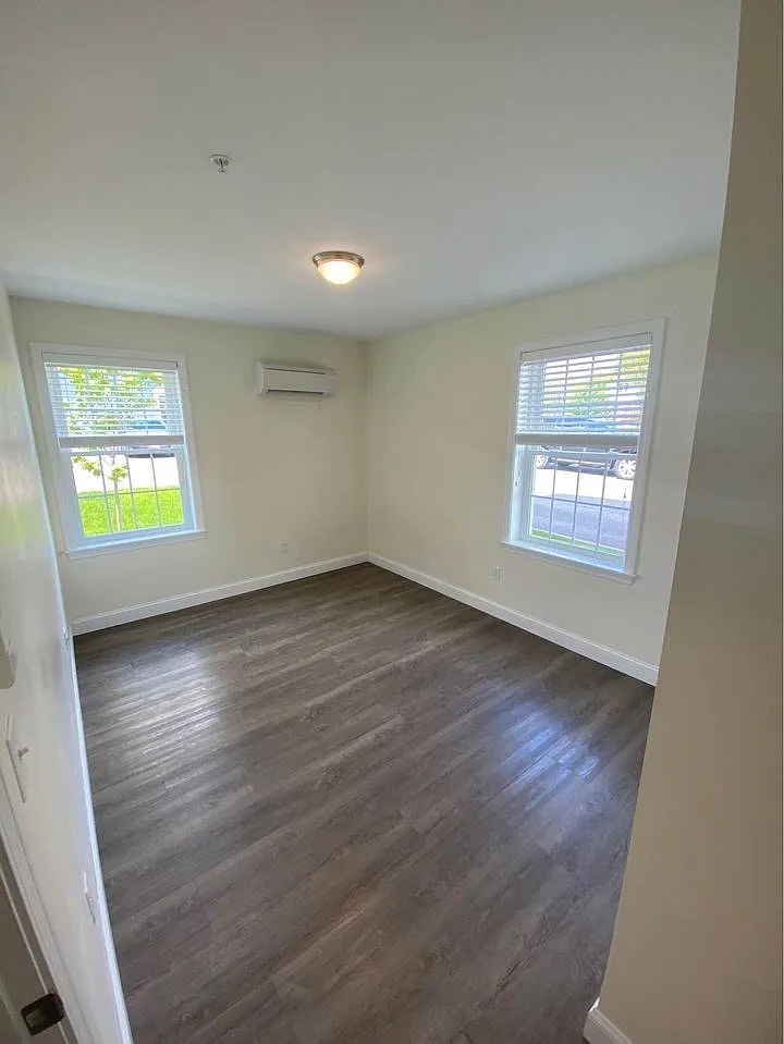 2 bed, 1.0 bath, 795 sqft, $2,500 — Photo 3