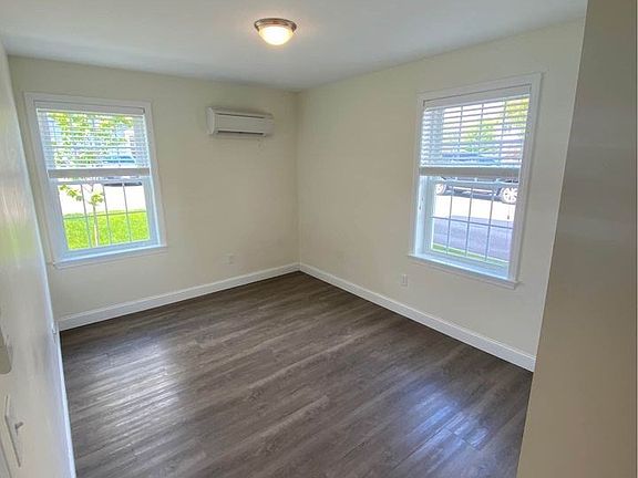 3rd image of 43 Saunders St #43