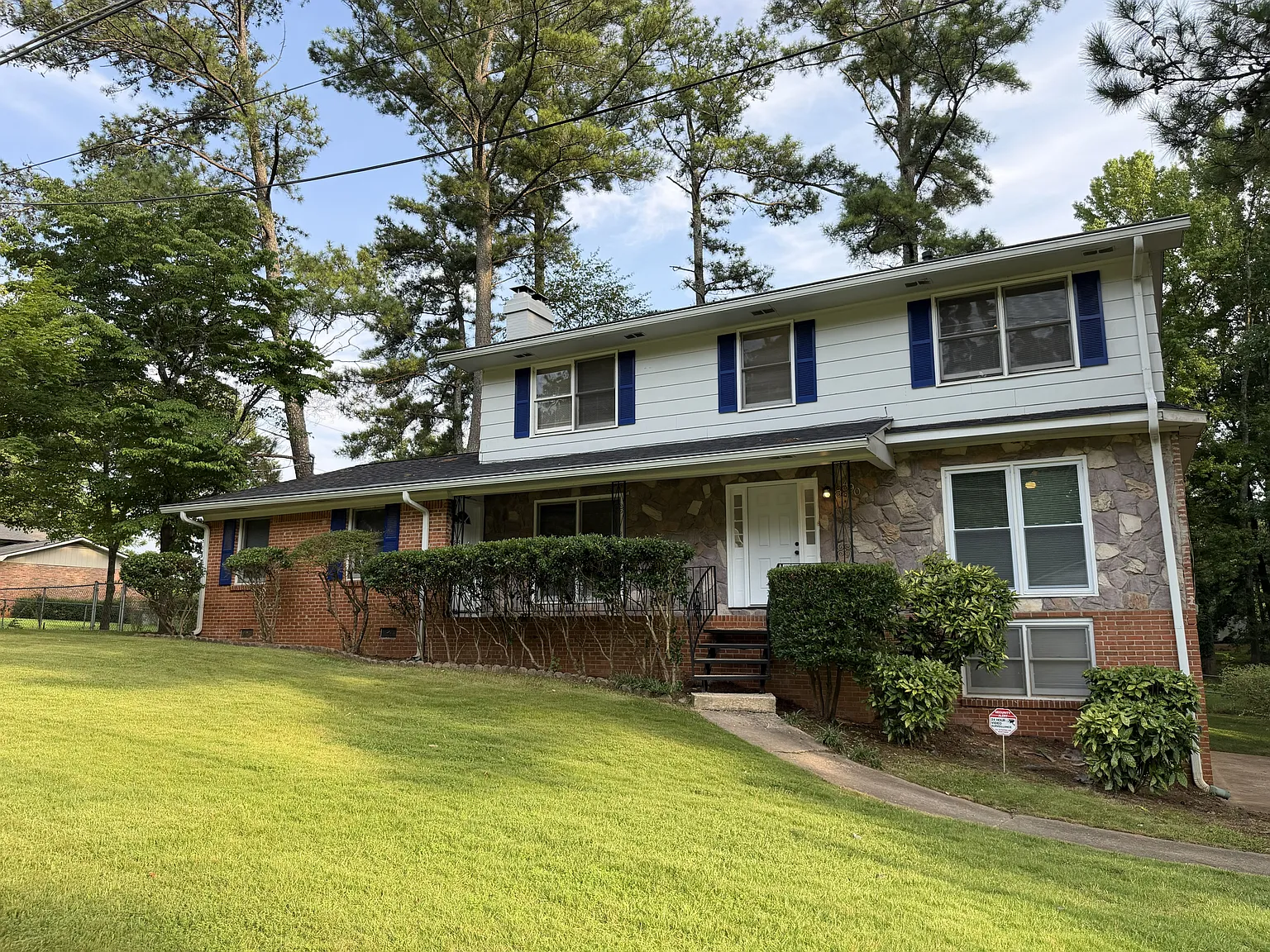 4 bed, 2984 sqft, $3,000 — Photo 2