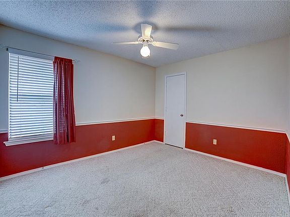 3rd image of 5433 Stagetrail Dr