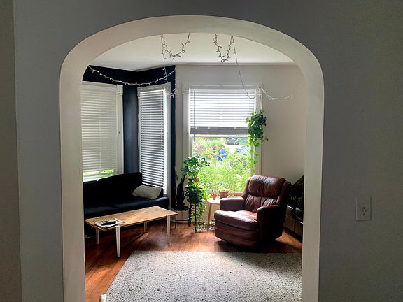 4th image of 241 Charles Ave SE #1