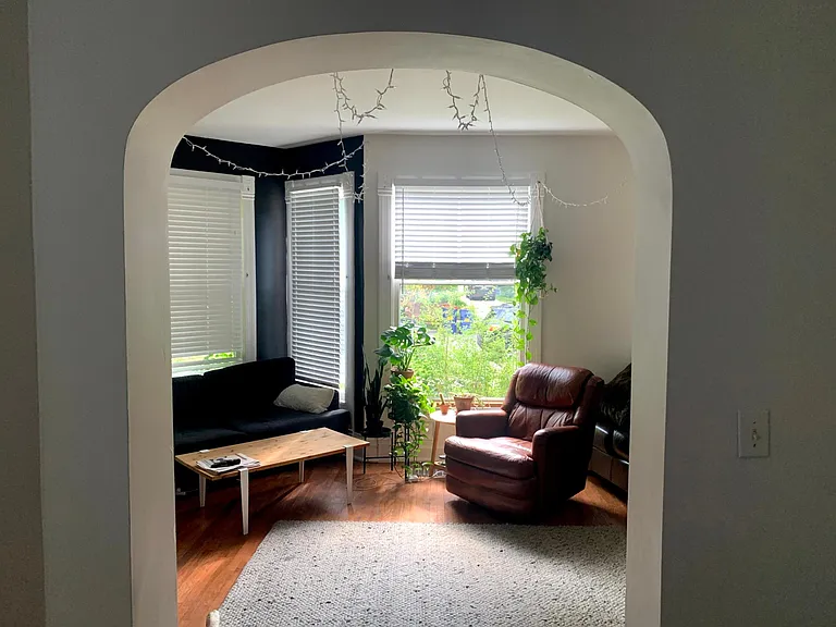 241 Charles Ave SE #1 — Photo 4