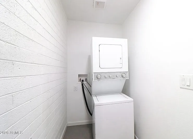 1542 W 5th Pl — Photo 18