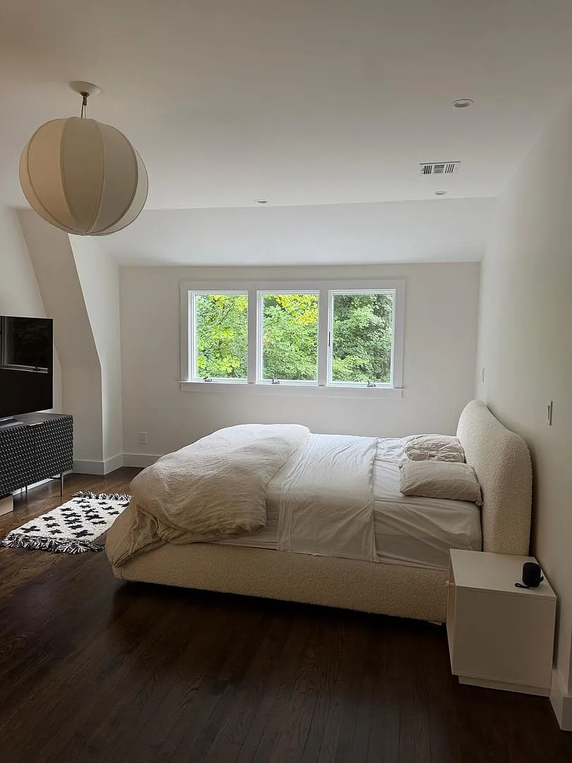 Luxury & Privacy in Prime Weston Fully Renovated 5-Bedroom Colonial — Photo 4