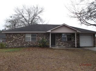 1456 Flo Zechman Dr, Hinesville, GA 31313