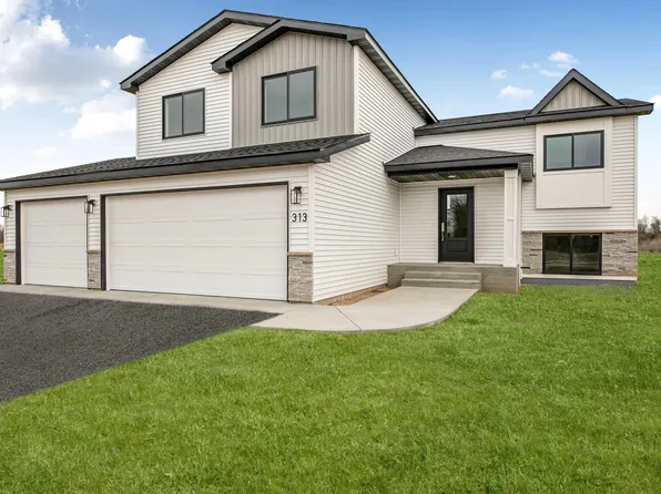 313 10th St S, Sartell, MN 56377