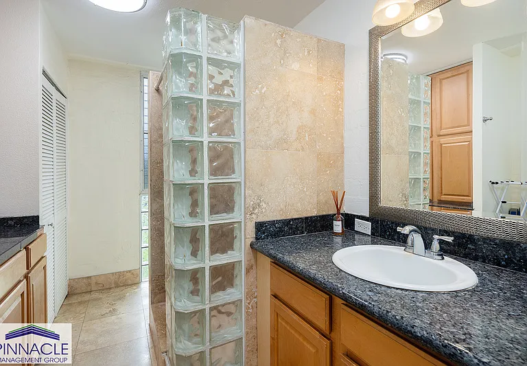 240 Liliuokalani Ave #201 — Photo 12