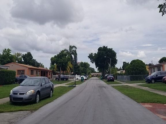 4th image of 1040 NW 197th Ter
