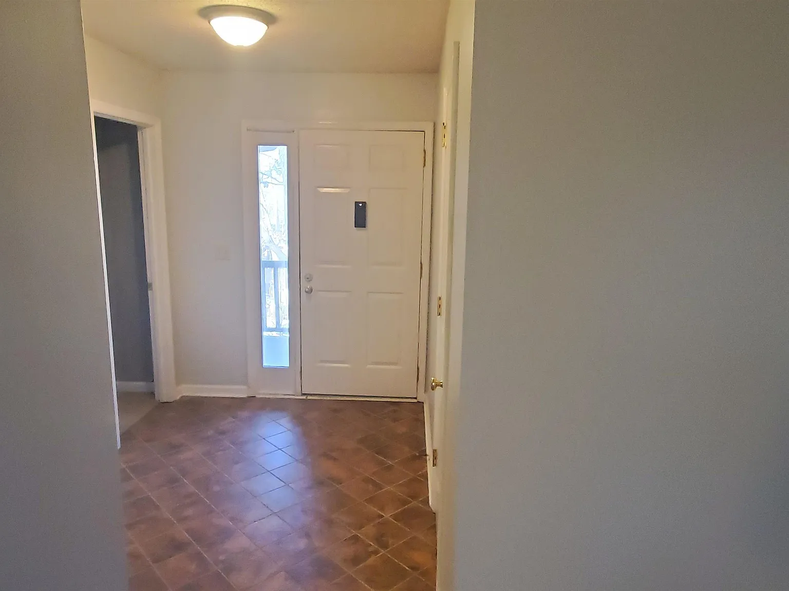 1 bed, 1.0 bath, 787 sqft, $1,100 — Photo 3