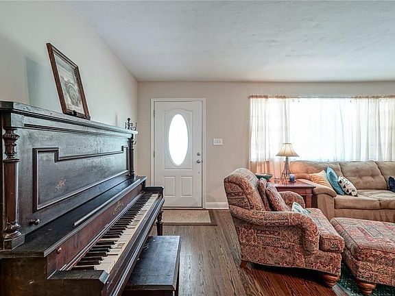 5th image of 5048 Coburn Ave