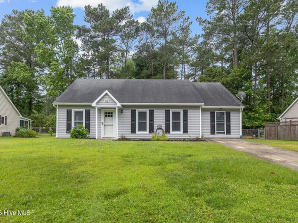 208 E Lakeridge Landing, Jacksonville, NC 28546