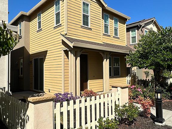 2nd image of 212 N Park Ct