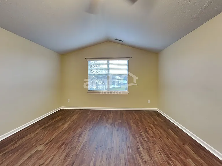 551 Grabill Dr — Photo 11