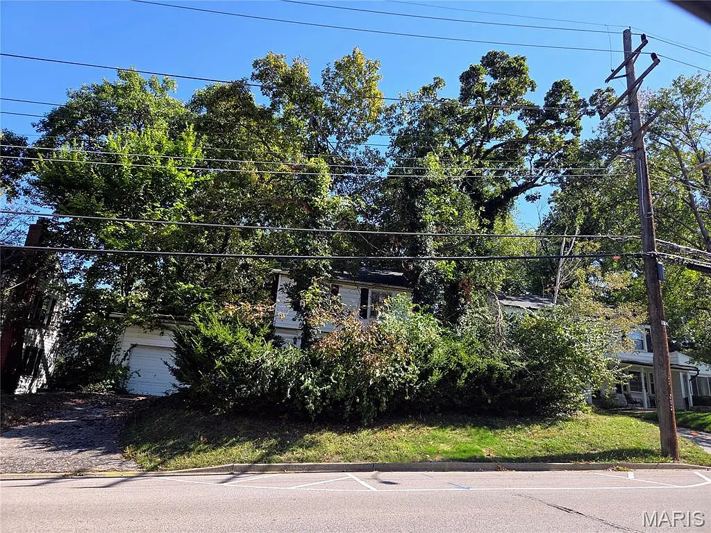 1116 S Elm Ave photo 1