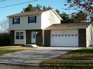 335 Fireside Ct, Girard, PA 16417