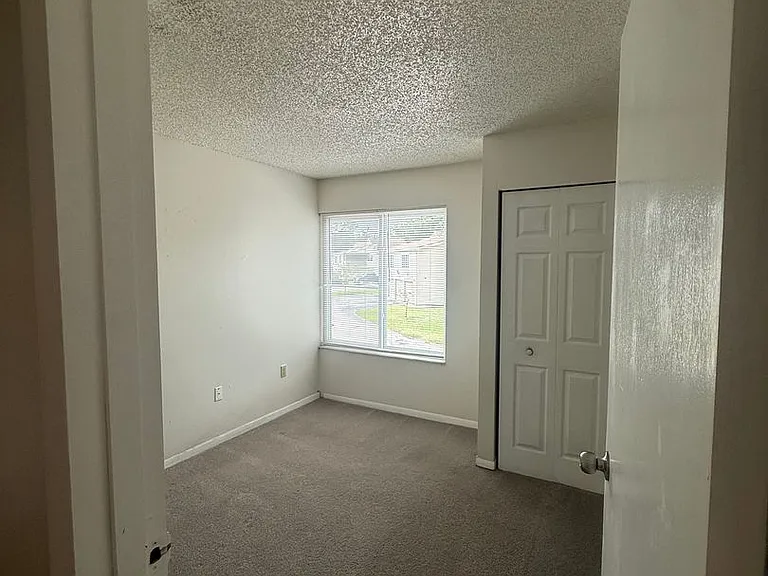 1101 Spring Meadow Dr — Photo 15